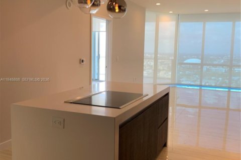 Condo in Miami, Florida, 3 bedrooms  № 2003224 - photo 7