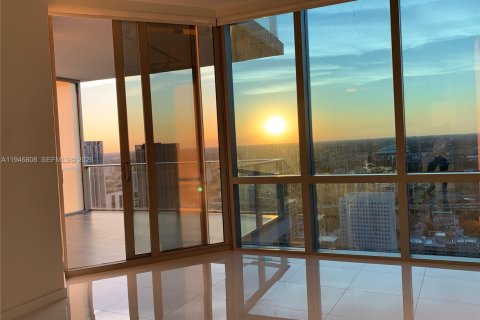 Condo in Miami, Florida, 3 bedrooms  № 2003224 - photo 9