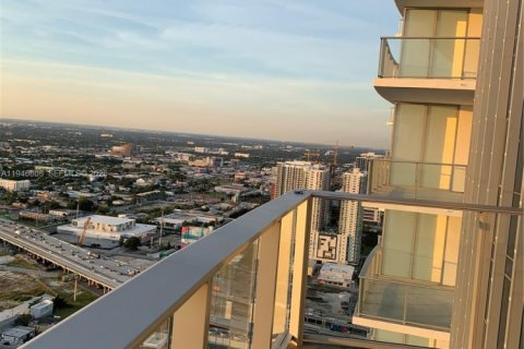 Condo in Miami, Florida, 3 bedrooms  № 2003224 - photo 16