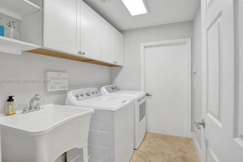 Снять в аренду виллу или дом в Паркленд, Флорида 5 спален, 255.11м2, № 2066350 - фото 16