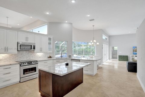 Снять в аренду виллу или дом в Паркленд, Флорида 5 спален, 255.11м2, № 2066350 - фото 6