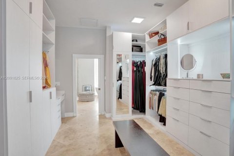 Снять в аренду виллу или дом в Паркленд, Флорида 5 спален, 255.11м2, № 2066350 - фото 24