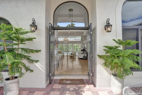 Снять в аренду виллу или дом в Паркленд, Флорида 5 спален, 255.11м2, № 2066350 - фото 2