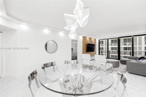 Copropriété à vendre à Surfside, Floride: 2 chambres, 140.28 m2 № 2152749 - photo 10