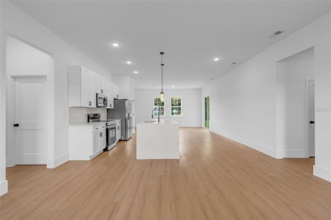 House in Ocala, Florida 4 bedrooms, 174.47 sq.m. № 2321052 - photo 11