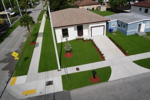 Villa ou maison à vendre à Fort Lauderdale, Floride: 3 chambres, 182.83 m2 № 2176900 - photo 2