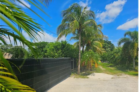Terreno en Homestead, Florida № 2153751