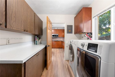 Casa en venta en Pompano Beach, Florida, 3 dormitorios, 172.33 m2 № 2008101 - foto 26