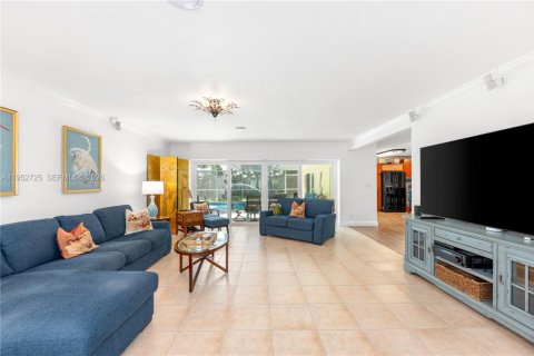 Casa en venta en Pompano Beach, Florida, 3 dormitorios, 172.33 m2 № 2008101 - foto 13