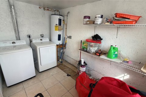 Townhouse in Miami, Florida 3 bedrooms, 133.69 sq.m. № 2042023 - photo 19