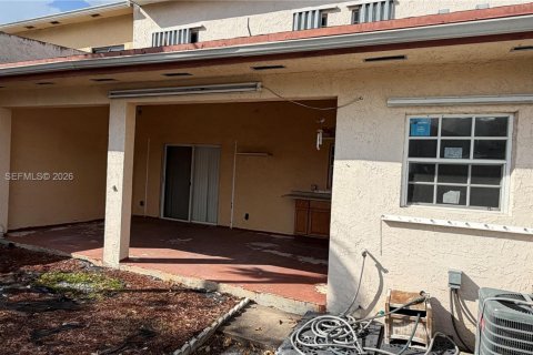 Townhouse in Miami, Florida 3 bedrooms, 133.69 sq.m. № 2042023 - photo 18