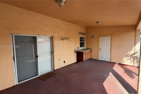 Townhouse in Miami, Florida 3 bedrooms, 133.69 sq.m. № 2042023 - photo 17
