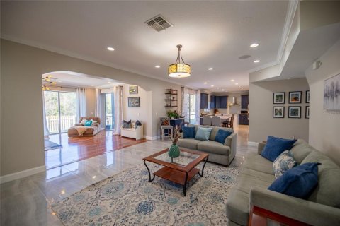 House in Wesley Chapel, Florida 5 bedrooms, 416.3 sq.m. № 1513770 - photo 14