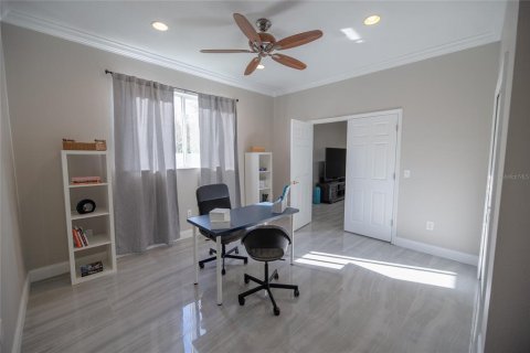 House in Wesley Chapel, Florida 5 bedrooms, 416.3 sq.m. № 1513770 - photo 17