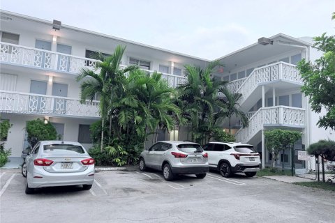 Copropriété à vendre à Bay Harbor Islands, Floride: 1 chambre, 75.25 m2 № 2183828 - photo 26