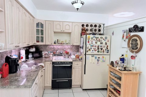 Copropriété à vendre à Bay Harbor Islands, Floride: 1 chambre, 75.25 m2 № 2183828 - photo 8