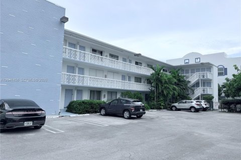 Condo à Bay Harbor Islands, Floride, 1 chambre № 2183828
