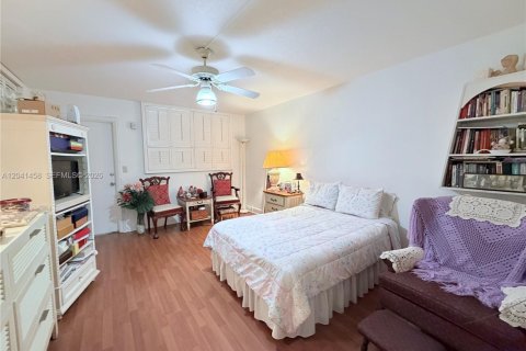 Copropriété à vendre à Bay Harbor Islands, Floride: 1 chambre, 75.25 m2 № 2183828 - photo 11