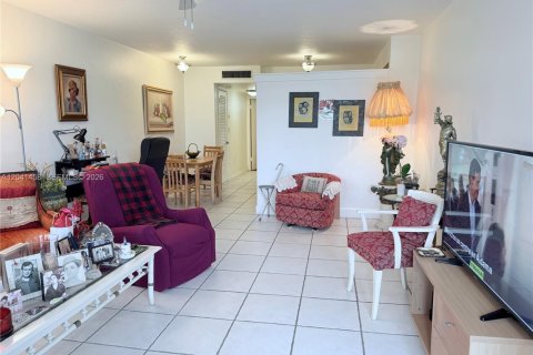 Copropriété à vendre à Bay Harbor Islands, Floride: 1 chambre, 75.25 m2 № 2183828 - photo 4