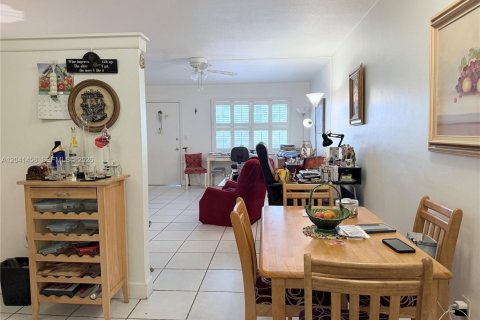 Copropriété à vendre à Bay Harbor Islands, Floride: 1 chambre, 75.25 m2 № 2183828 - photo 6