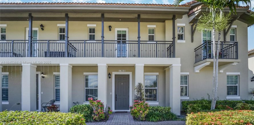 Touwnhouse à Pembroke Pines, Floride 2 chambres, 127.09 m2 № 1895278