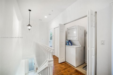 Townhouse in Pembroke Pines, Florida 2 bedrooms, 127.09 sq.m. № 1895278 - photo 12