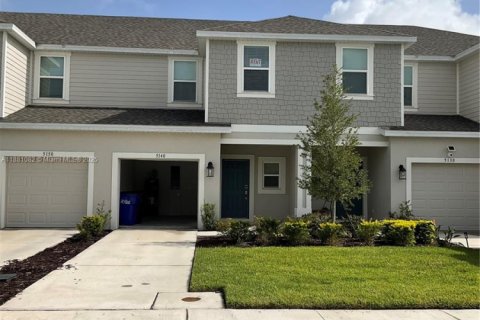 Townhouse in Saint Cloud, Florida 3 bedrooms № 1977626 - photo 2