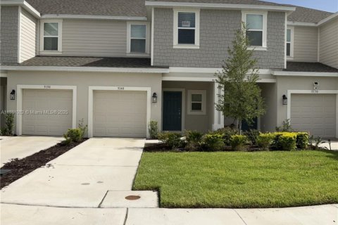 Townhouse in Saint Cloud, Florida 3 bedrooms № 1977626 - photo 1