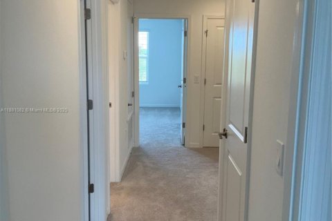 Townhouse in Saint Cloud, Florida 3 bedrooms № 1977626 - photo 16