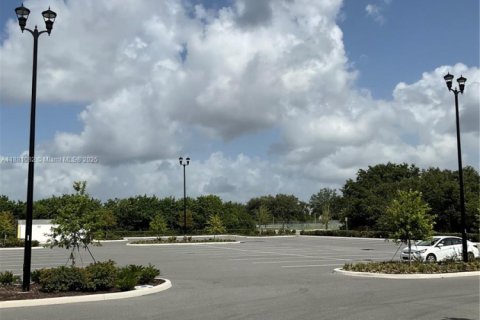 Townhouse in Saint Cloud, Florida 3 bedrooms № 1977626 - photo 29