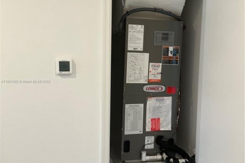 Townhouse in Saint Cloud, Florida 3 bedrooms № 1977626 - photo 24