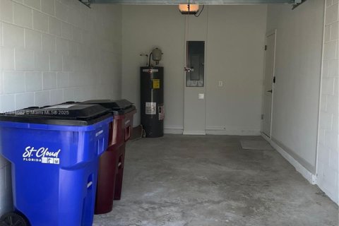 Townhouse in Saint Cloud, Florida 3 bedrooms № 1977626 - photo 27