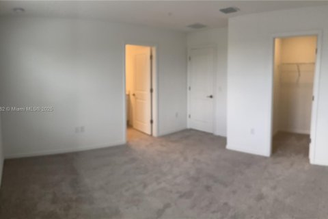 Townhouse in Saint Cloud, Florida 3 bedrooms № 1977626 - photo 19