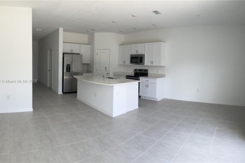 Townhouse in Saint Cloud, Florida 3 bedrooms № 1977626 - photo 5