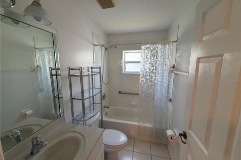 Villa ou maison à vendre à Oldsmar, Floride: 2 chambres, 156.82 m2 № 2419925 - photo 4