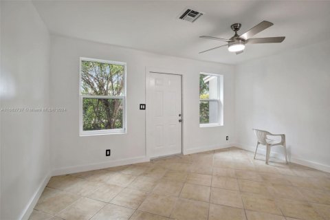 House in Dania Beach, Florida 2 bedrooms, 97.08 sq.m. № 2015783 - photo 8