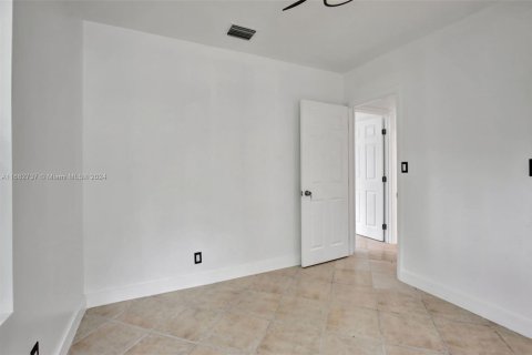 House in Dania Beach, Florida 2 bedrooms, 97.08 sq.m. № 2015783 - photo 27