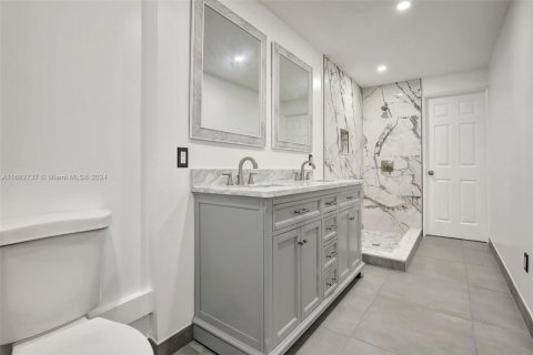 House in Dania Beach, Florida 2 bedrooms, 97.08 sq.m. № 2015783 - photo 19