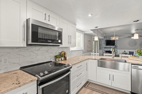 Touwnhouse à vendre à Indian Rocks Beach, Floride: 2 chambres, 112.41 m2 № 1675343 - photo 13
