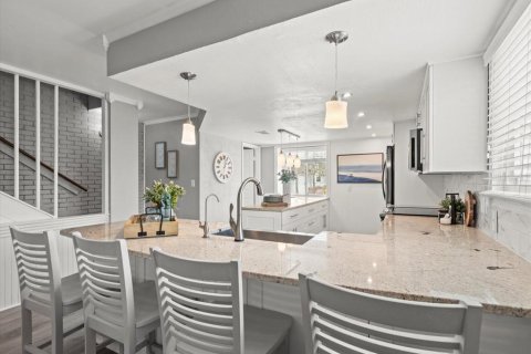 Touwnhouse à vendre à Indian Rocks Beach, Floride: 2 chambres, 112.41 m2 № 1675343 - photo 11