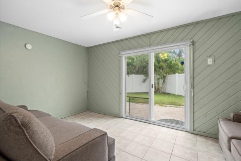 Touwnhouse à vendre à Indian Rocks Beach, Floride: 2 chambres, 112.41 m2 № 1675343 - photo 24