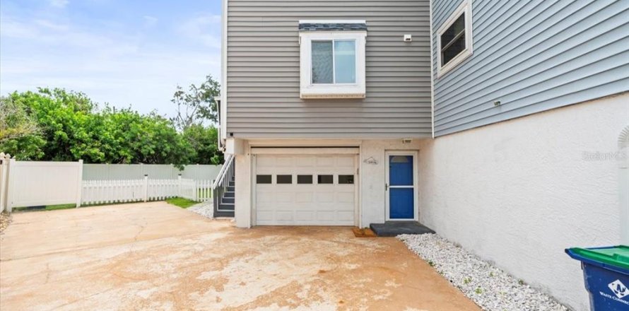 Touwnhouse à Indian Rocks Beach, Floride 2 chambres, 112.41 m2 № 1675343