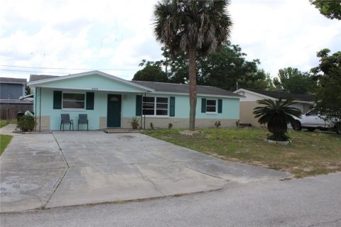 Apartment in New Port Richey, Florida 2 bedrooms, 69.68 sq.m. № 2314249 - photo 14