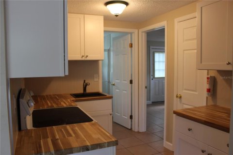Apartment in New Port Richey, Florida 2 bedrooms, 69.68 sq.m. № 2314249 - photo 3