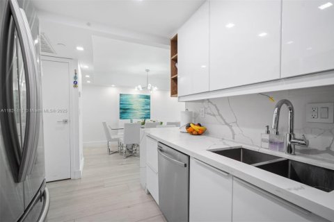 Copropriété à vendre à Aventura, Floride: 2 chambres, 105.72 m2 № 1888755 - photo 9