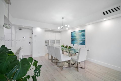 Copropriété à vendre à Aventura, Floride: 2 chambres, 105.72 m2 № 1888755 - photo 7