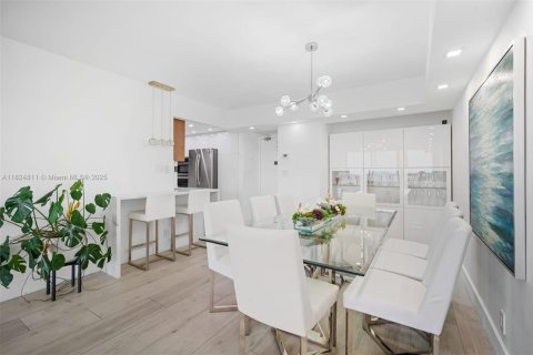 Copropriété à vendre à Aventura, Floride: 2 chambres, 105.72 m2 № 1888755 - photo 5