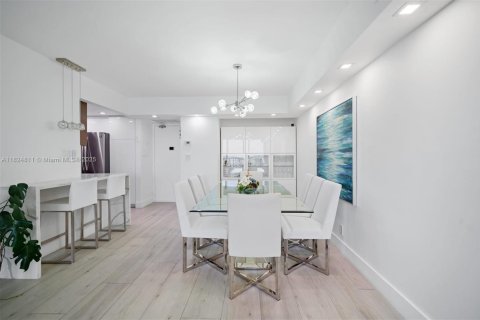 Copropriété à vendre à Aventura, Floride: 2 chambres, 105.72 m2 № 1888755 - photo 6