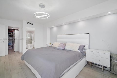 Copropriété à vendre à Aventura, Floride: 2 chambres, 105.72 m2 № 1888755 - photo 13