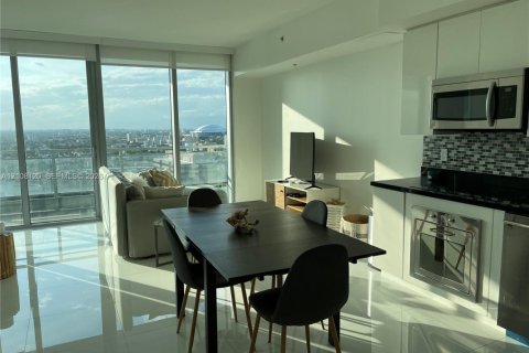 Condominio en venta en Miami, Florida, 1 dormitorio, 73.3 m2 № 2428203 - foto 3